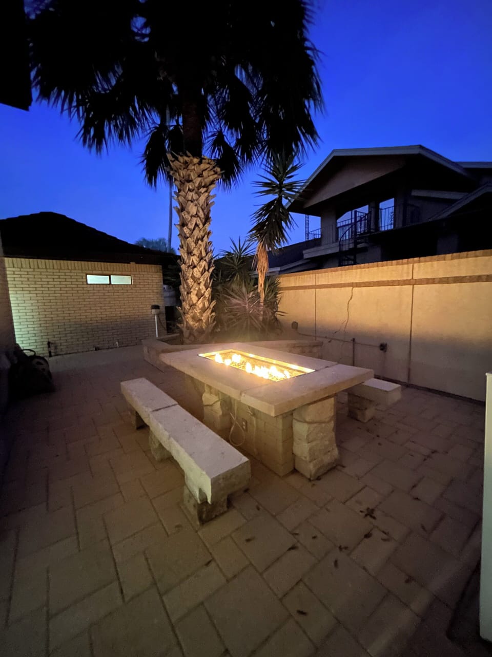 Fire pit table