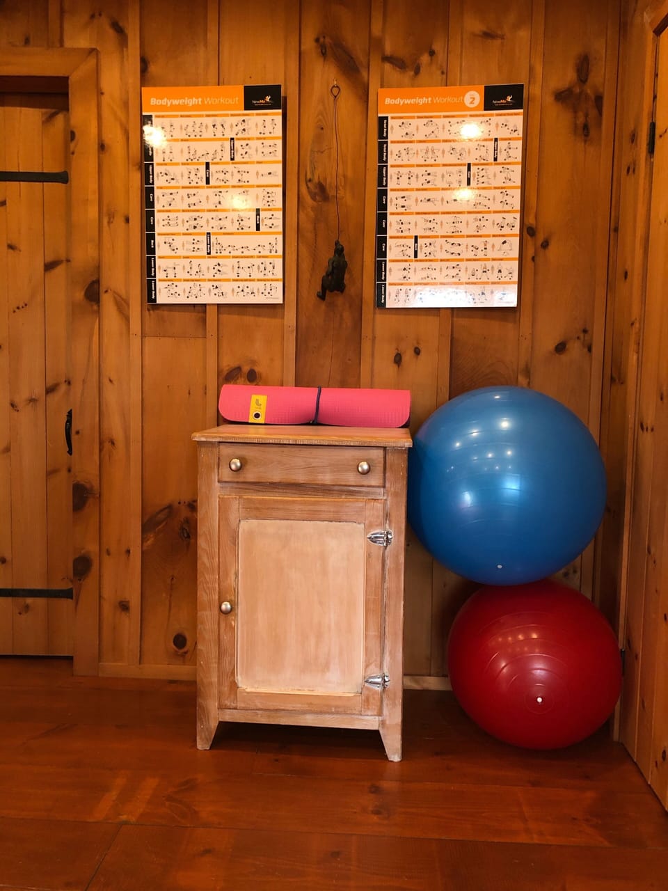 Yoga mat, execice balls and bodyweight workout programs
