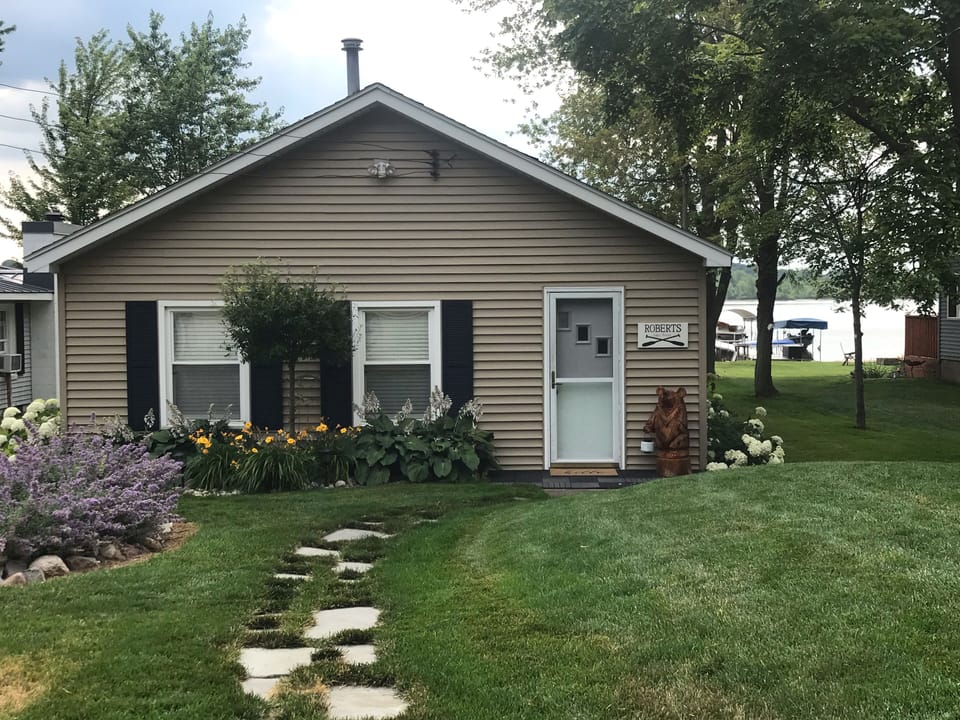 Rode side view with landscaping 