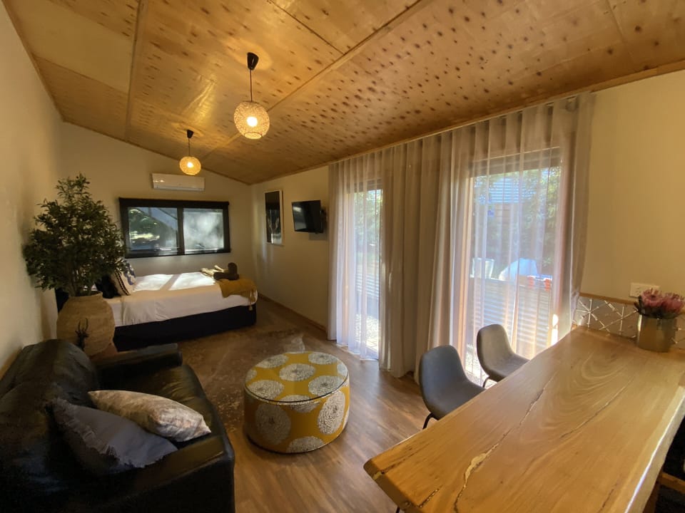 Living area, view from kitchenette
