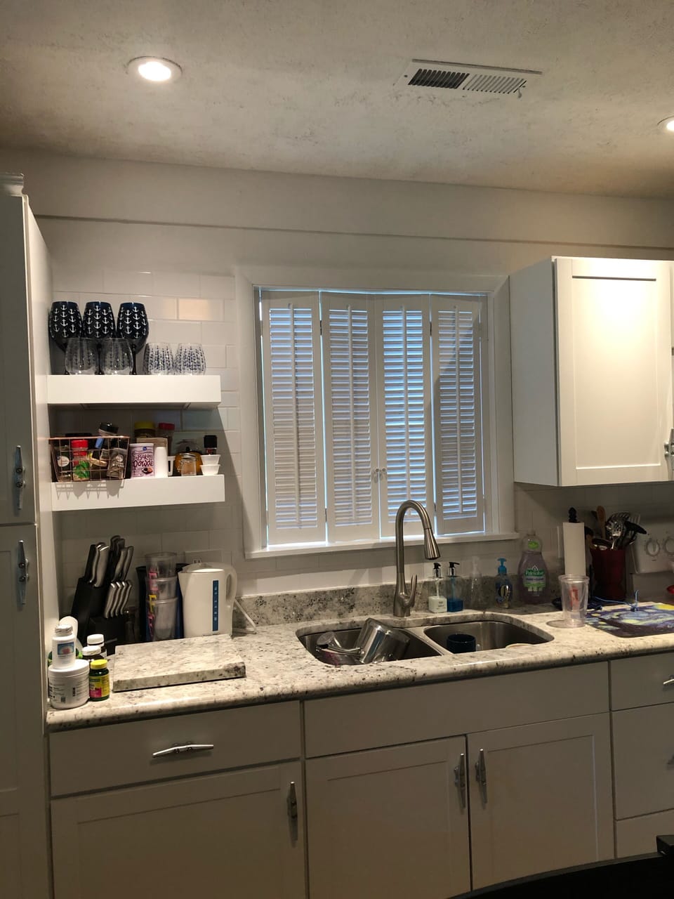 New 2020 updated kitchen beautiful marble granite counters. 
