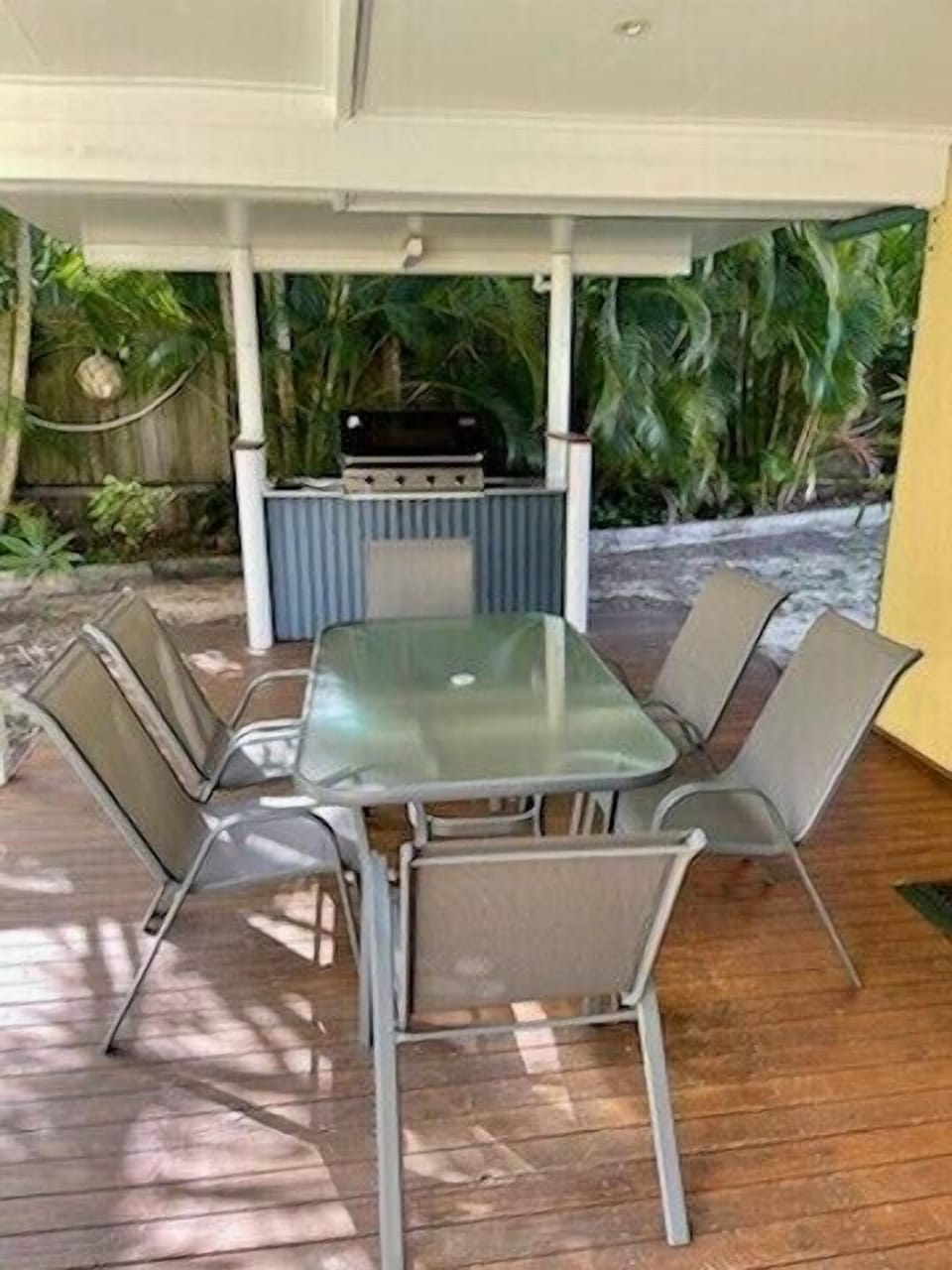 A place to relax on the deck and just watch the birds 