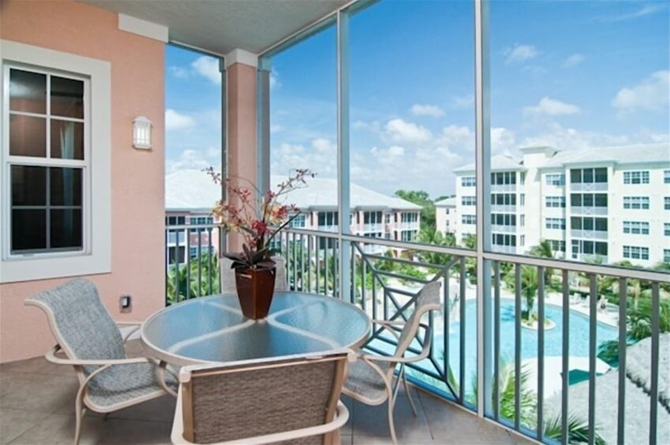 The Lanai has a Super View of the Resort Pool!
