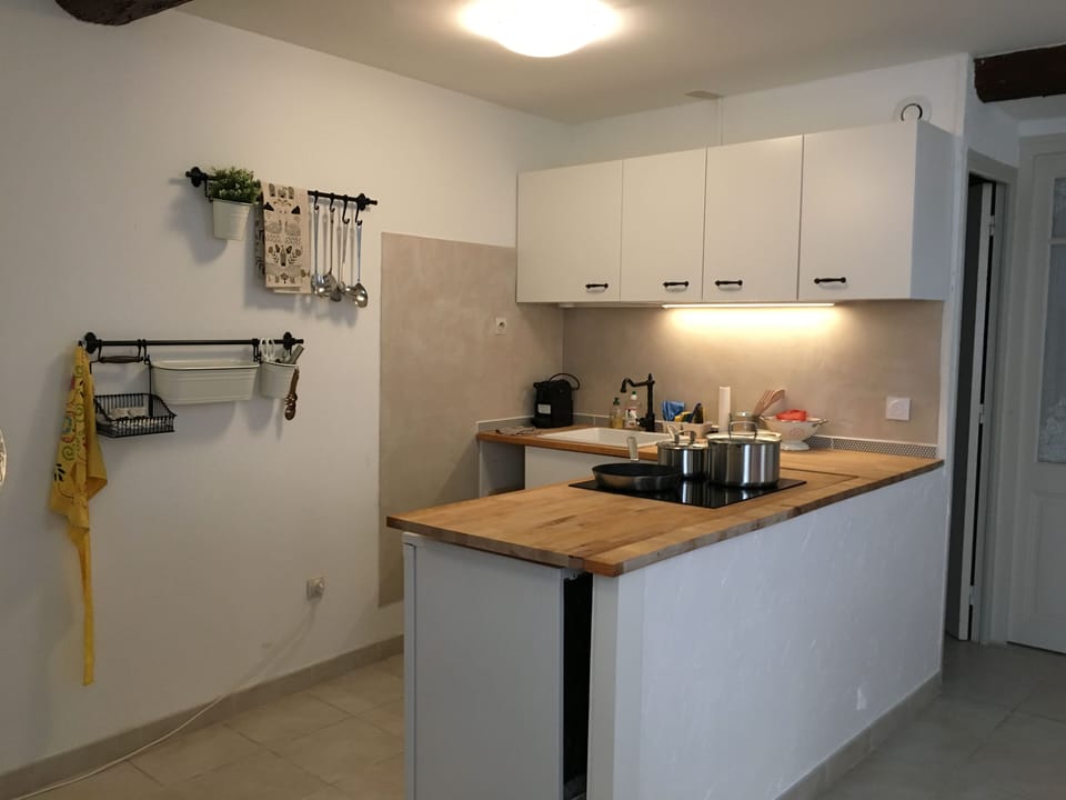 Essentials equipped kitchen 