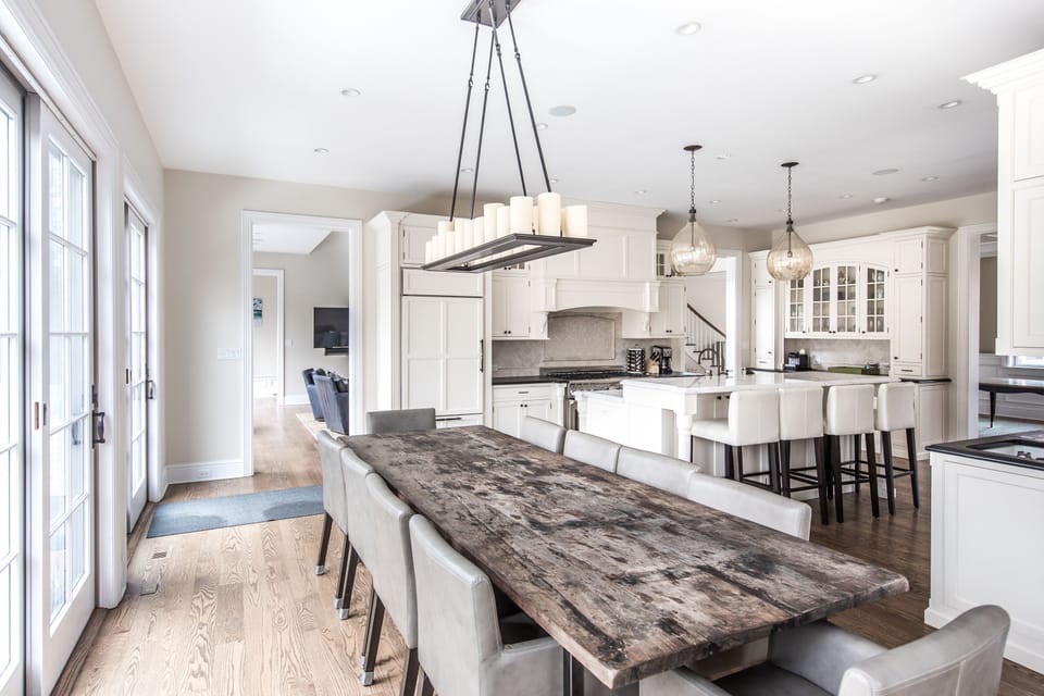 CHEF'S KITCHEN FOR COOKS. SEATING 10+
