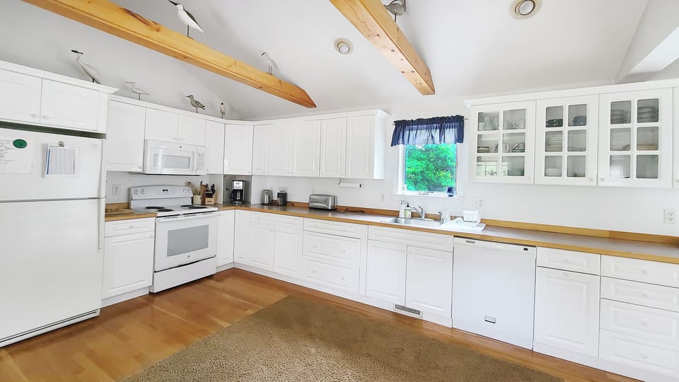 Nicely equipped kitchen