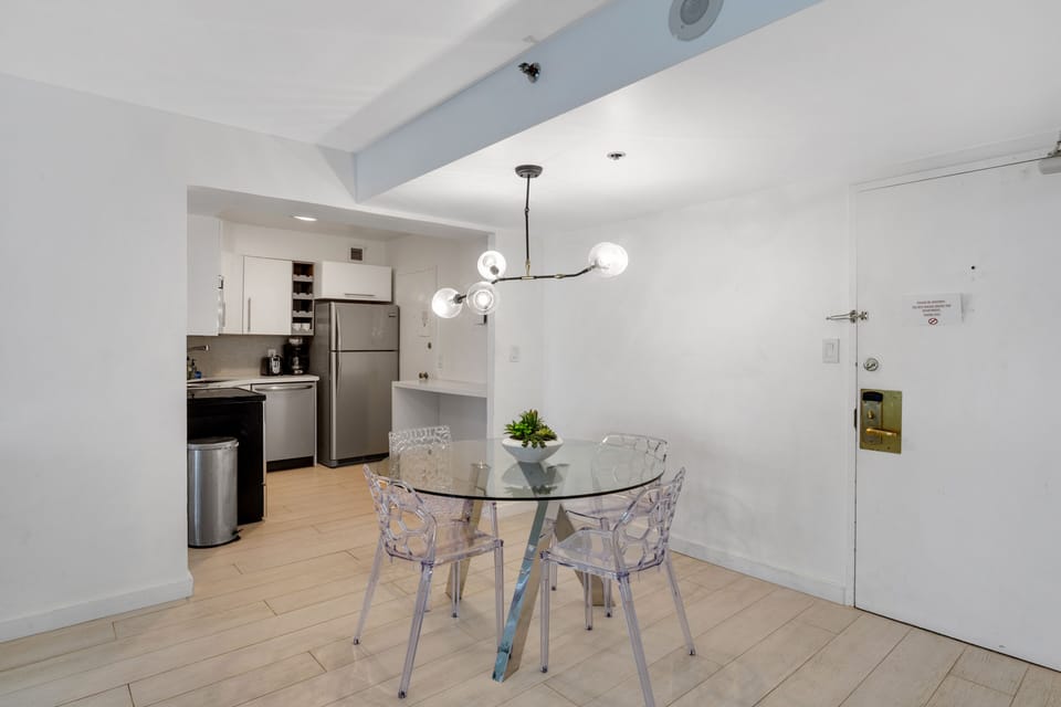 Dining area / kitchen 