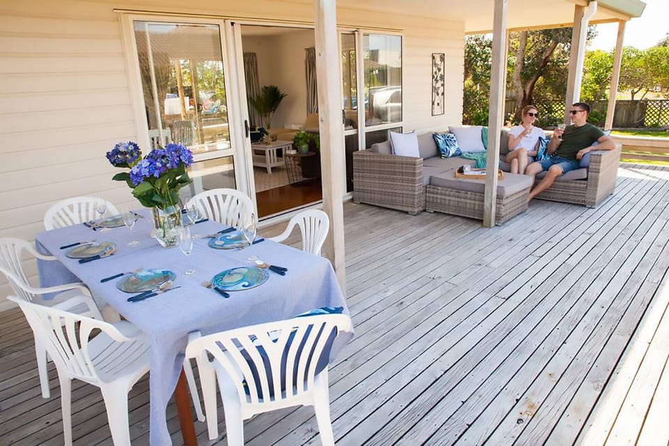 Inviting deck outside- fully lit at night. Overlooks Seaforth reserve!