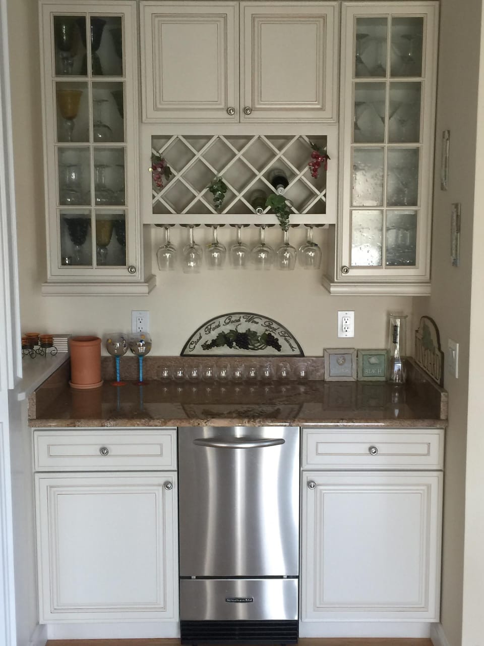 Bar with Ice Maker
