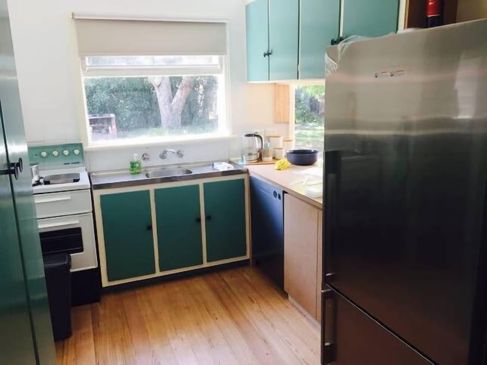 Kitchen - new oven, new fridge, new dishwasher