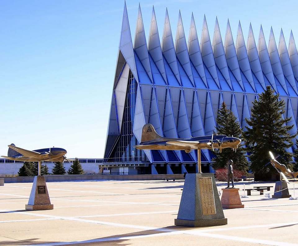 Within 5 minute drive of the North Gate to the Air Force Academy