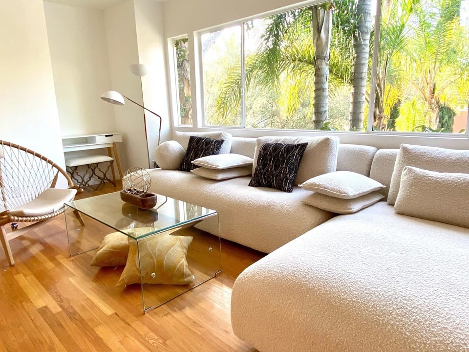 Large luxury seating in the living room.