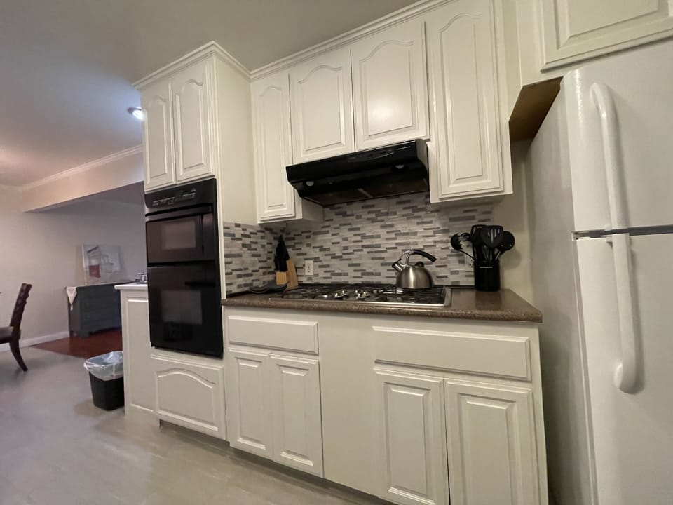 NEW Kitchen updates 2022: flooring, cabinet paint, & backsplash!  
