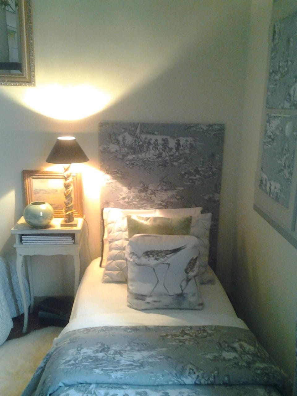 Bedroom#1 w twin beds or can be set up as queen size bed too.