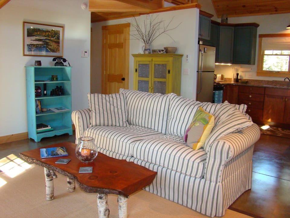 Comfortable Living area with views of the Cove