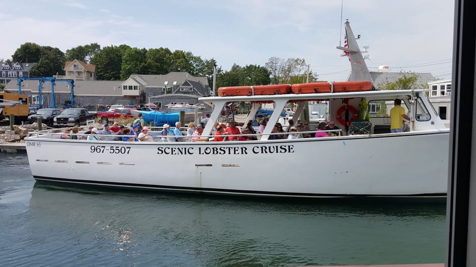 Lobster criuses 3 minutes away