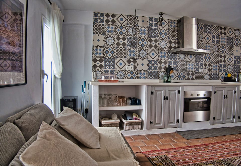 Kitchen/Loungeroom