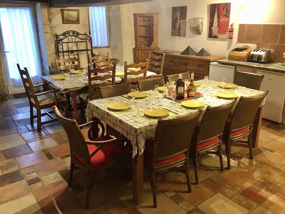 Kitchen dining room