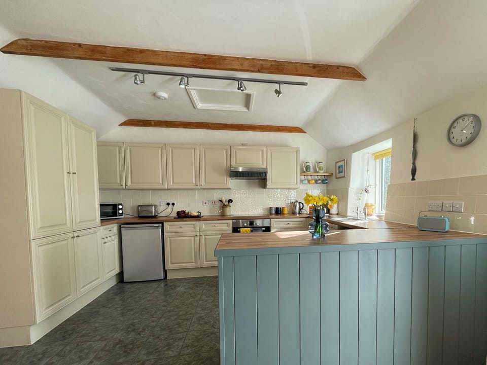 Bright spacious, well equipped kitchen.