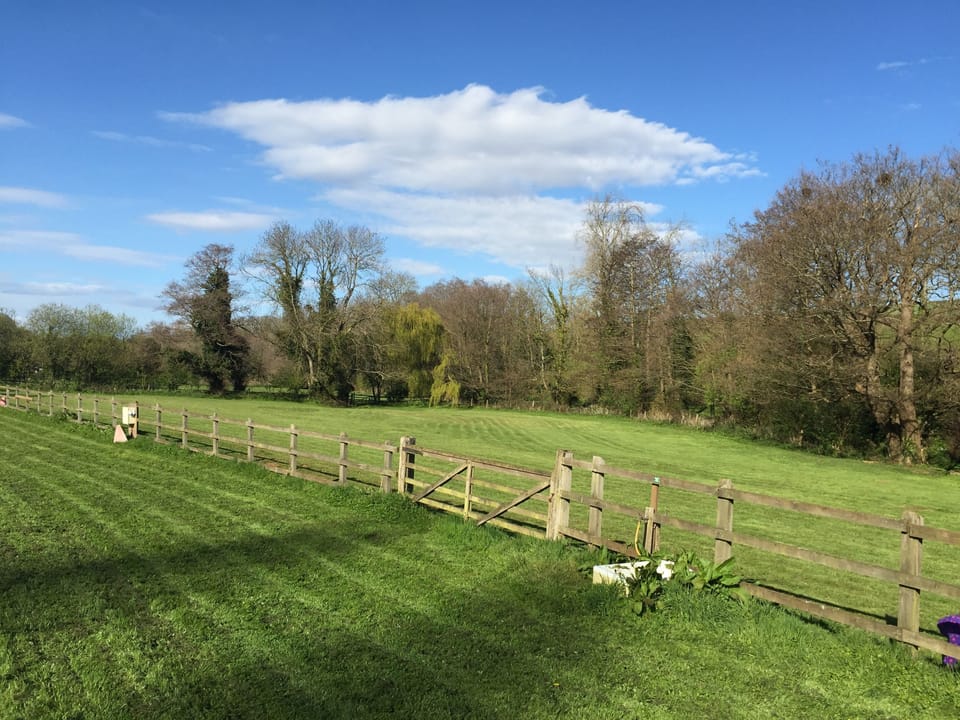 3 acres of grounds