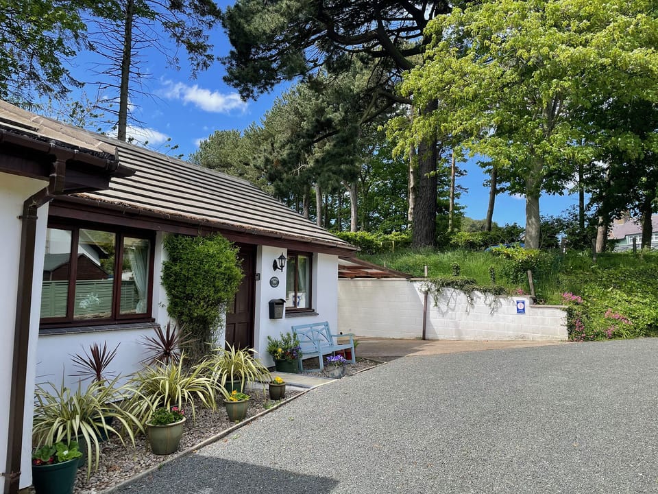 Midwood Cottage in Alnmouth with parking in carport, garden and bike shed.