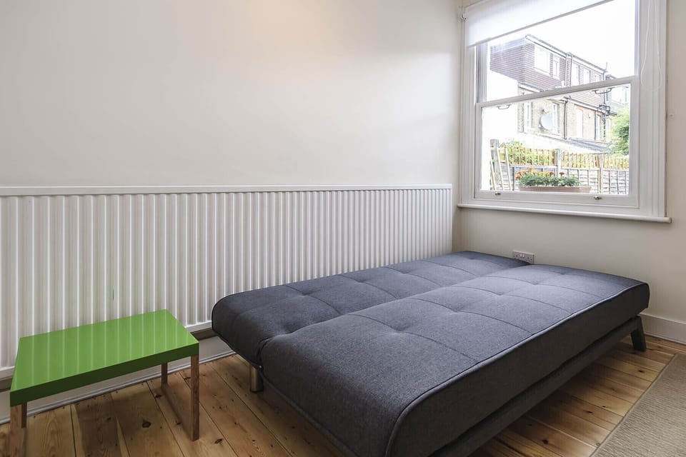 Extra beds for holiday rentals London