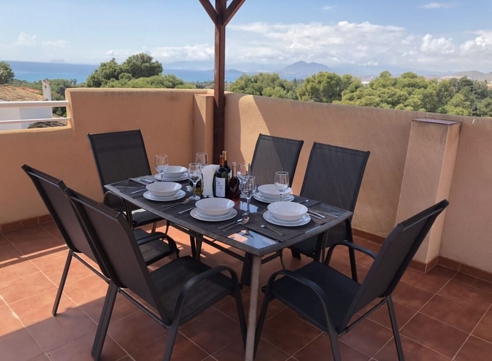 Alfresco dining on the large roof terrace