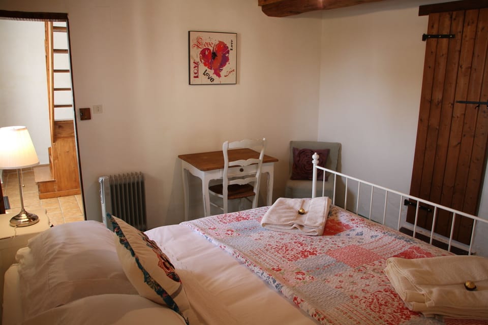 L'Etable main bedroom