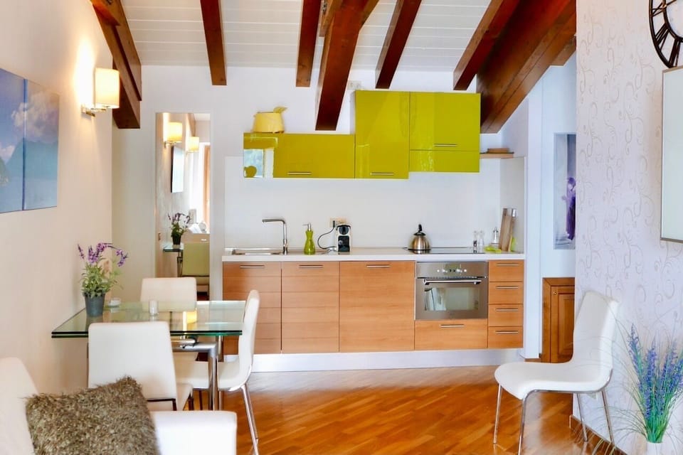 Kitchen/Dining Area
