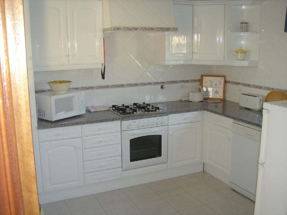 Fitted kitchen