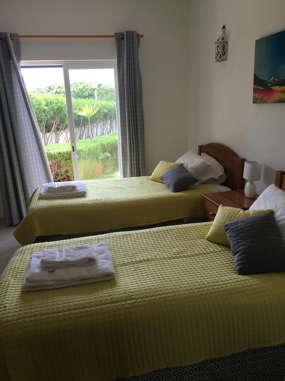 Front twin bedroom 