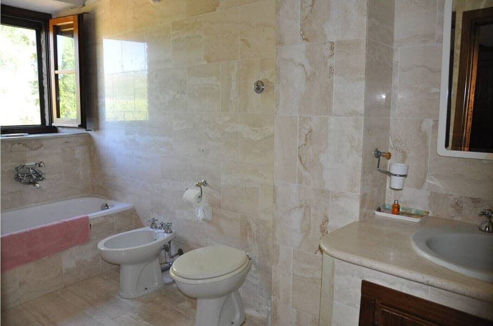 Master bedroom ensuite