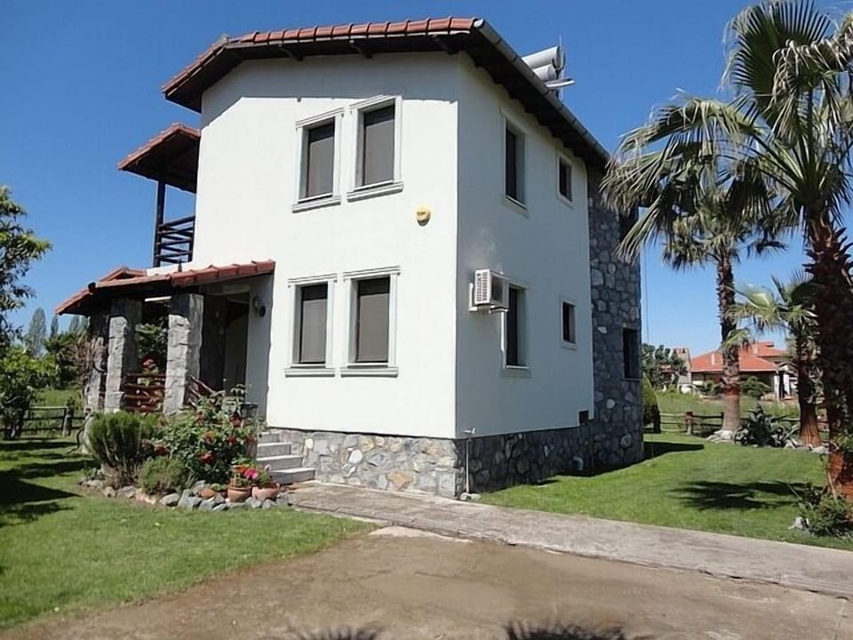 View to the front of house