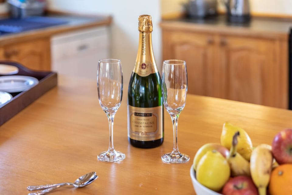 Let 'Pleasant Hill' sparkle at you! 