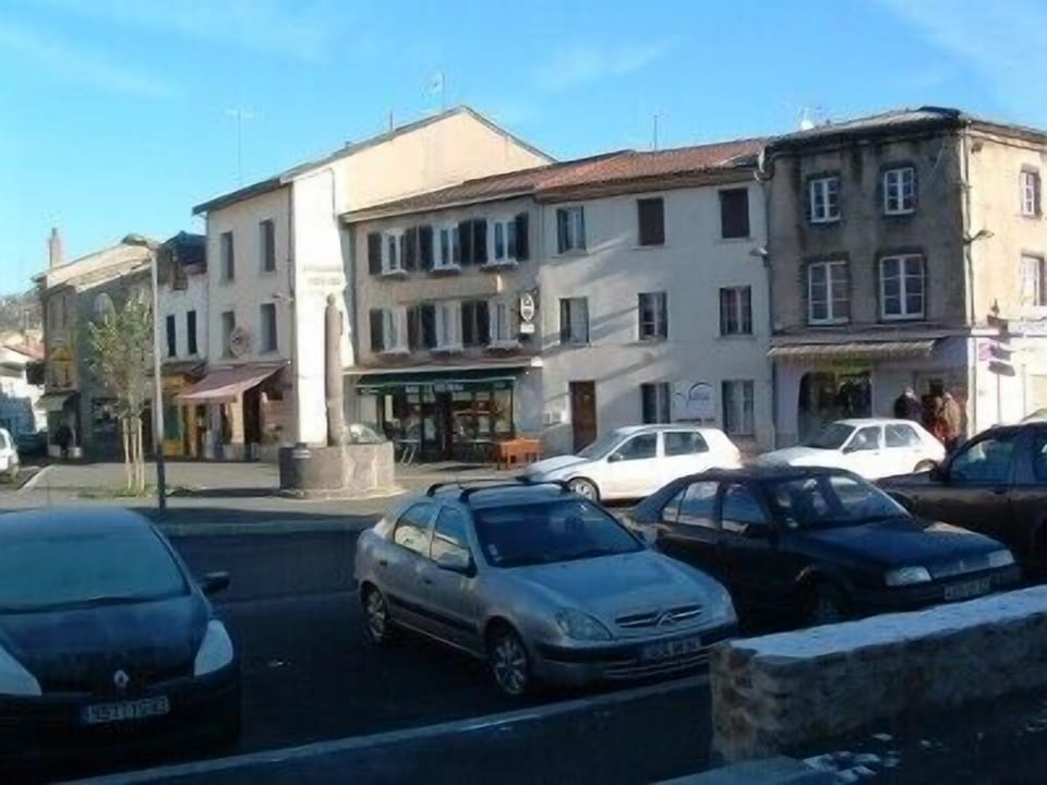 VILLAGE  SQUARE