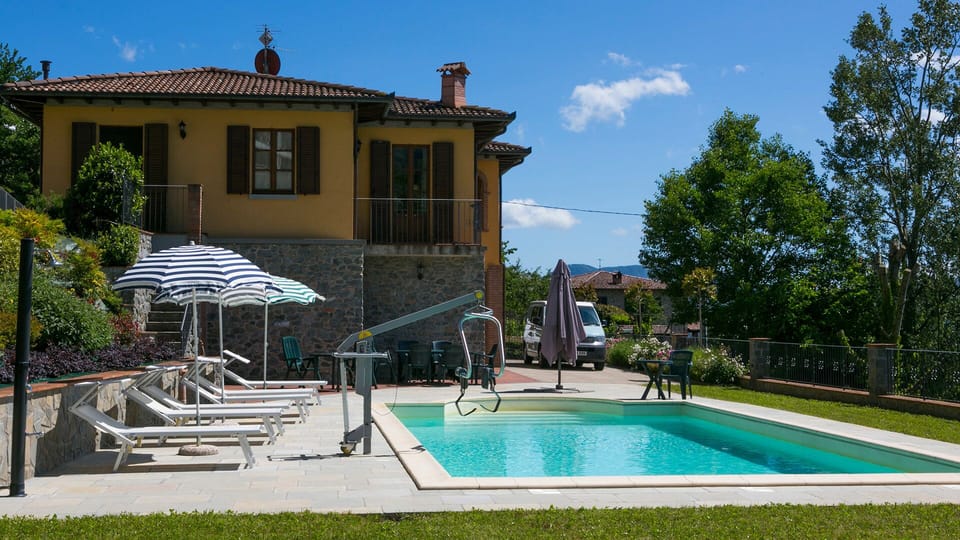 Villa Corrado has 5 bedrooms - sleeps 9