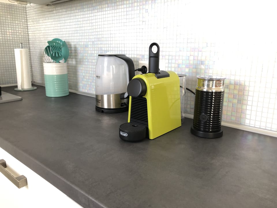 Nespresso coffee machine with milk frother 