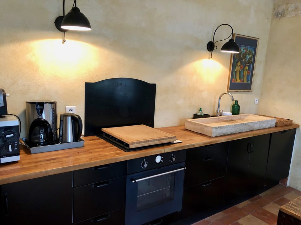 Piedmont, authentic cottage in farmhouse of 17th Farm Stay in Apt