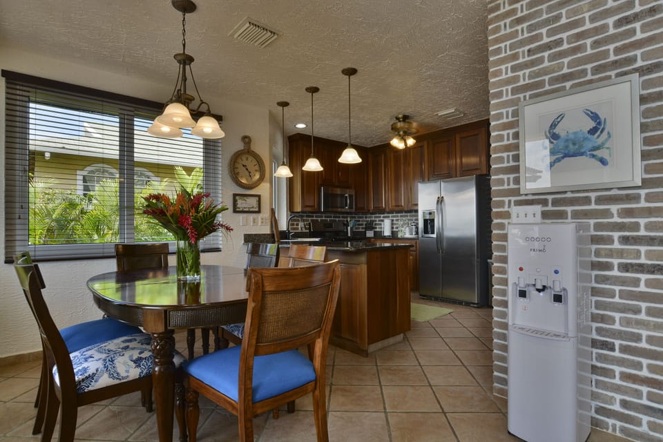 Dining & kitchen