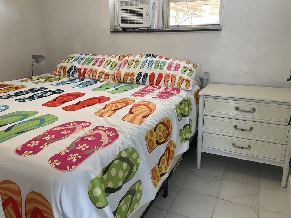 Sunshine Nook bedroom