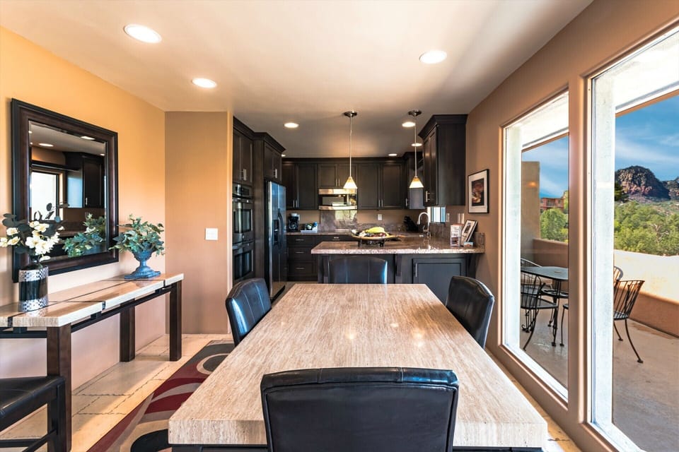 Canyon Breeze Suite #6 Dining area and kitchen. 