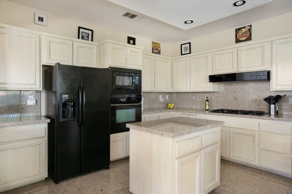 Fully equipped kitchen
