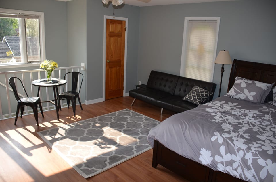 Upstairs Bedroom with Queen Bed and Futon