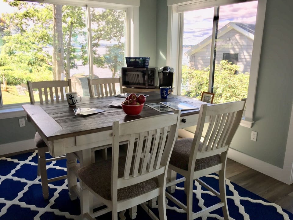 Captian's Quarters Dining Room