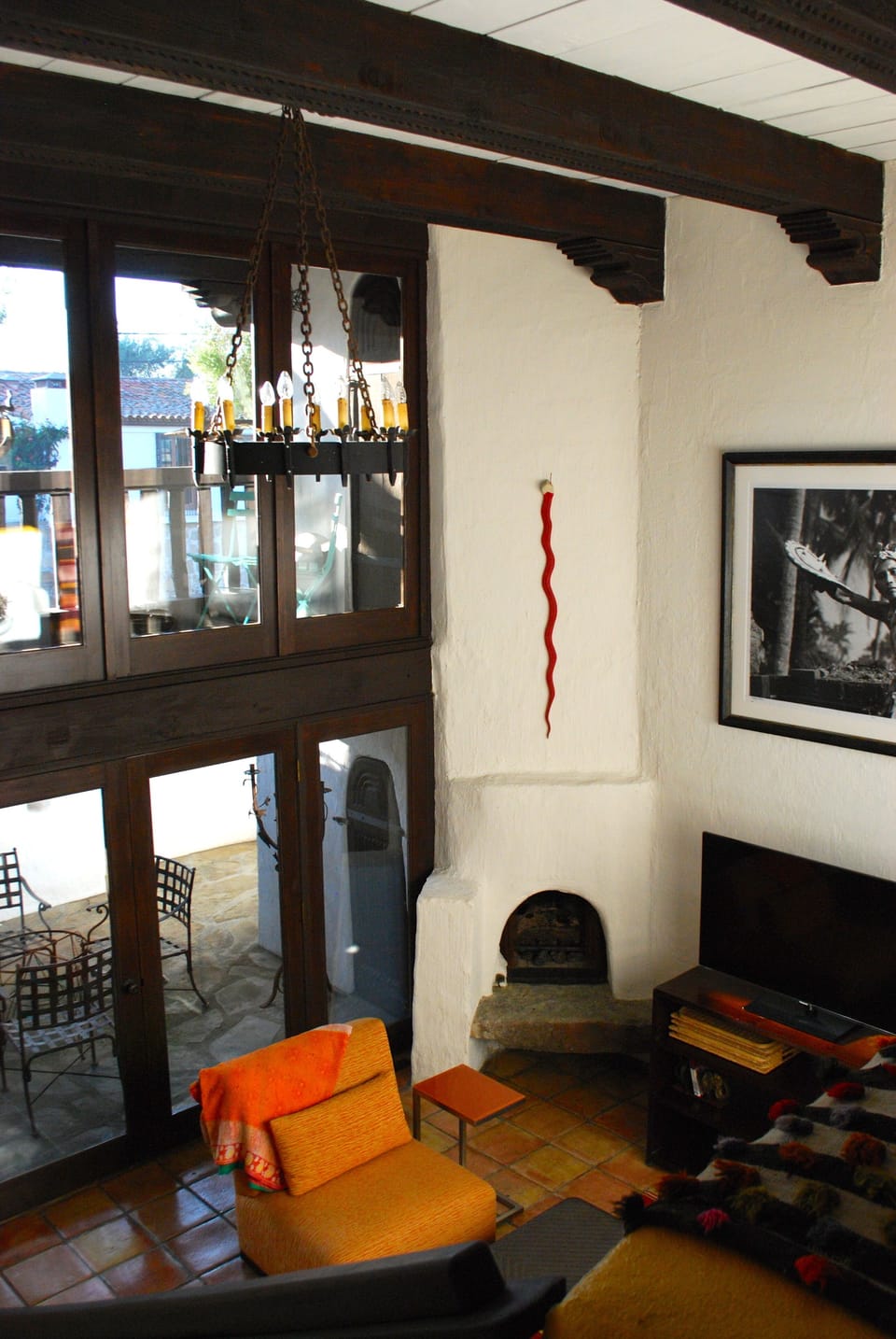Vaulted ceiling living room