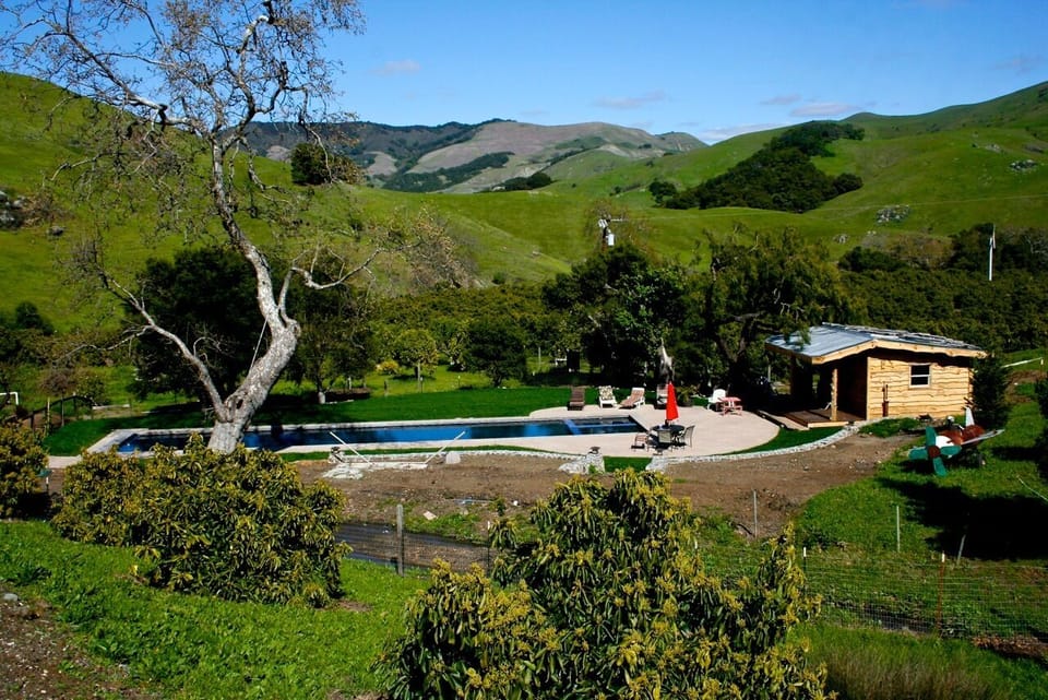 20 yd lap Pool with baja step and spa/ homestead house with elliptical machine