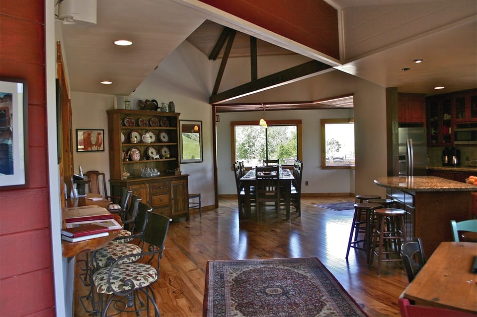 Dining room/ kitchen/bar