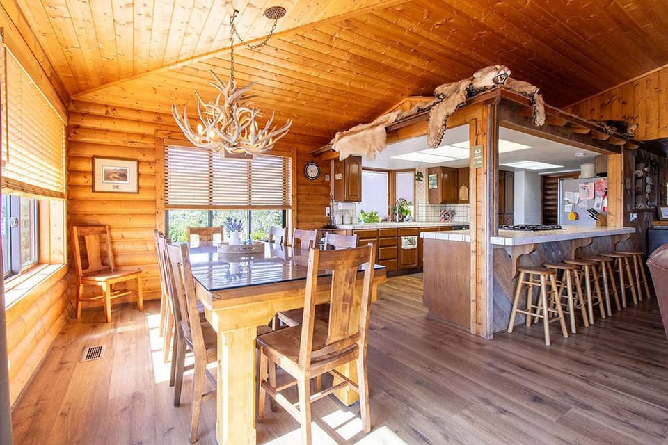 With our bars and dining table you can seat 18 people comfortably.