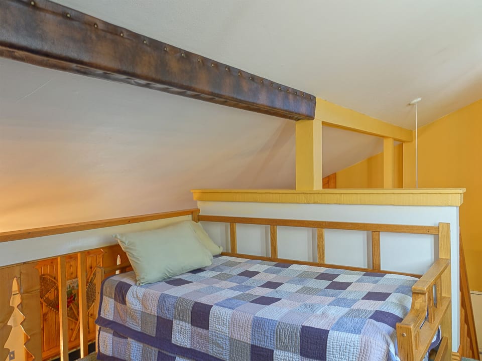 Extra loft area outside the loft bedroom with 2-person Trundle bed.