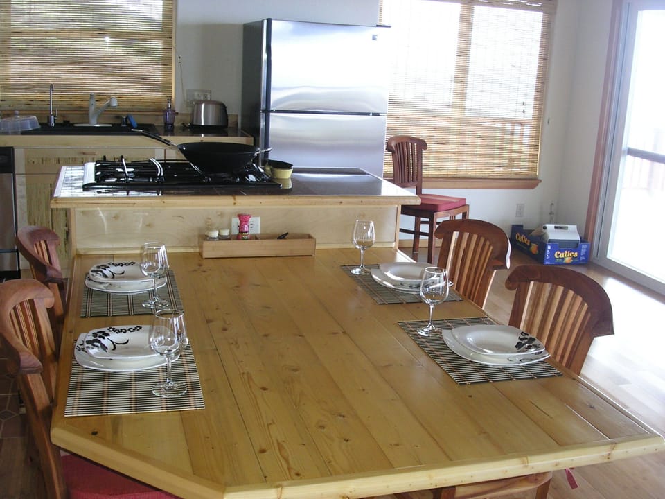 designed to enjoy cooking and conversation